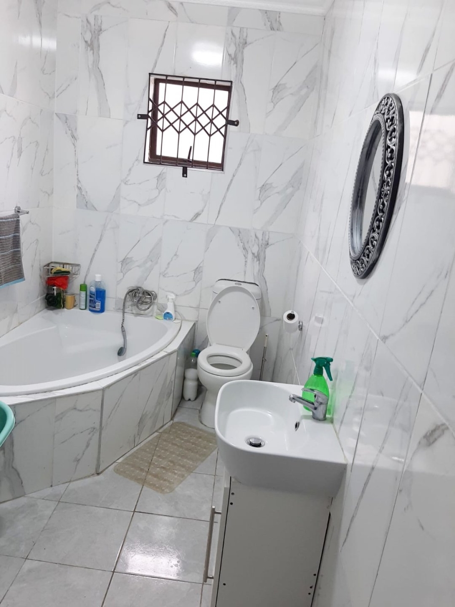 4 Bedroom Property for Sale in Mdantsane Nu 17 Eastern Cape